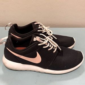 Women’s Nike Roshe Run Shoes